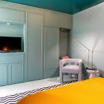 Hotel &tales -