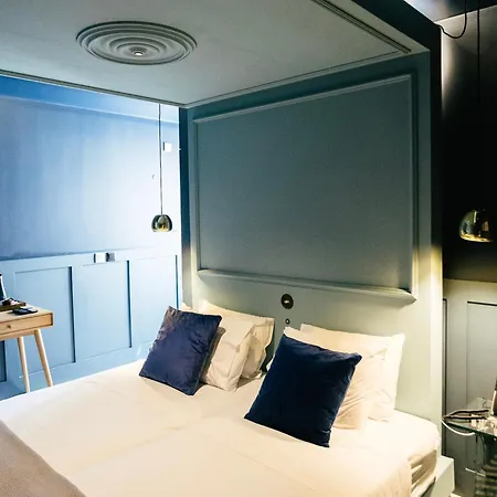 Hotel &tales -
